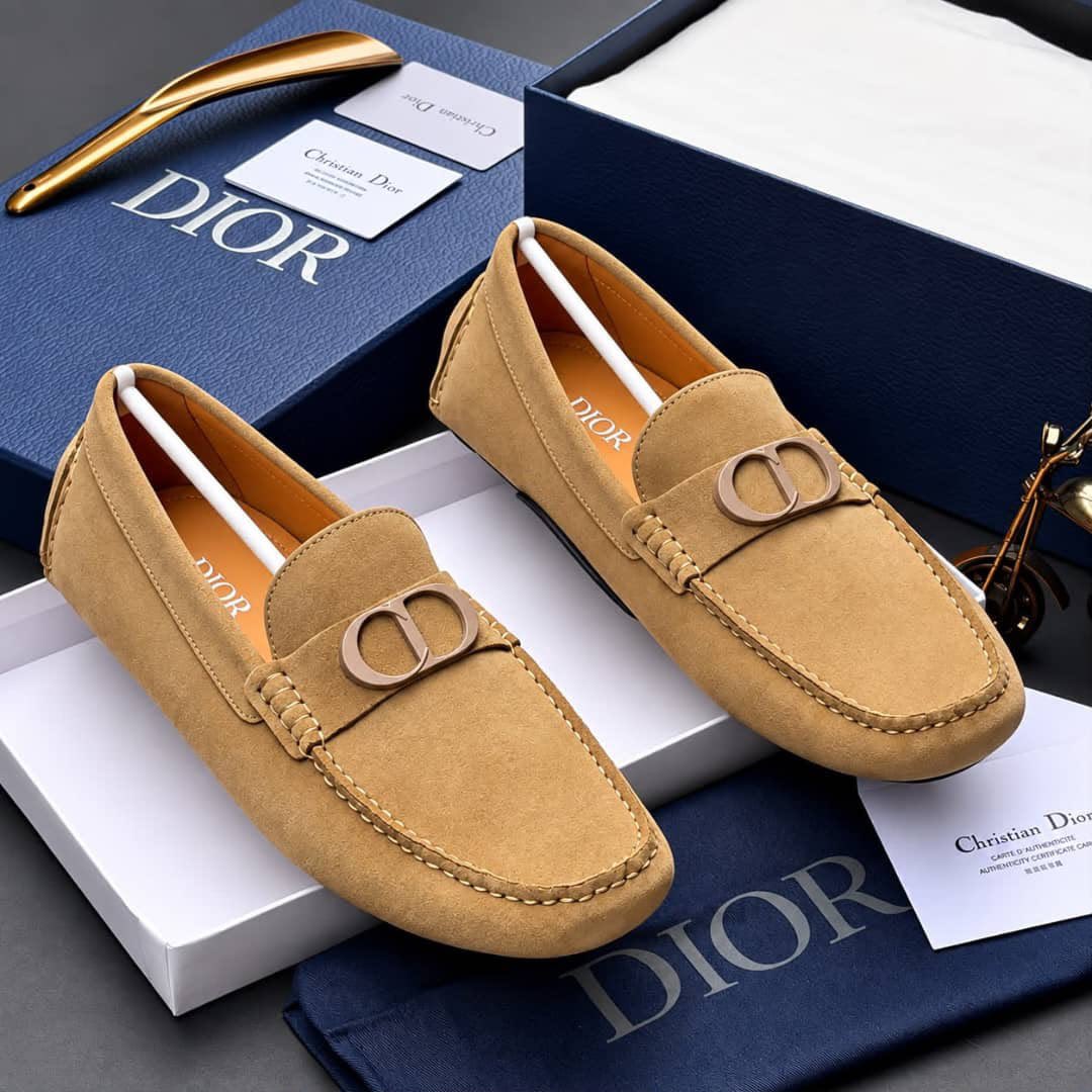 Nanafirdausssii's tweet photo. Christian Dior DRIVERS 
Luxury  🔥
Size 40—46 available

Price 135,000 https://t.co/YKcHrUwuDR