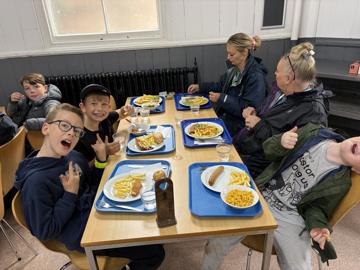 MrWongWW's tweet photo. Our last supper @MrsSmajeWWPA https://t.co/RPNHx9pczx