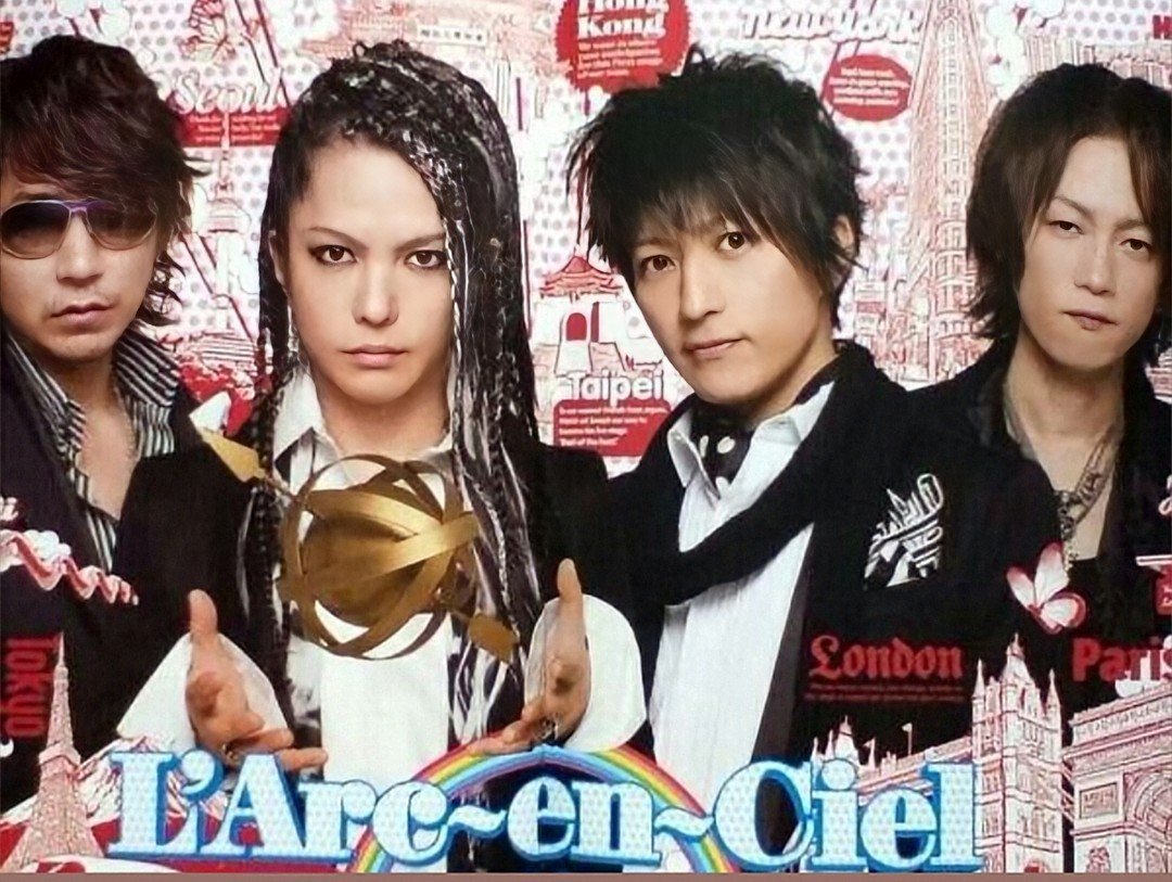 qdxqXRKUT7fBfMu's tweet photo. 確か 撮影地はニューヨーク🇺🇸1998年 Snow🥀Drop の頃ですね 金髪hydeさん💚💙

同じ頃 "ハートに火をつけろ"のLIVE かな Kenちゃんの股の間にちょこんとhydeさん💗💖

2012年 WORD🌐TOUR の🌈L'Arc〜en〜Ciel様たち💜💙 https://t.co/yCtcM27tmh