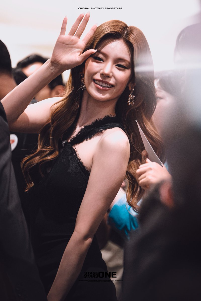stagestars_one's tweet photo. 26.09.24 Yeji at Roger Vivier Jakarta

작별

#YEJIxRogerVivierIndonesia #SelamatDatangYEJI #예지 #YEJI #2026_StageStarsOne https://t.co/Uzaic450cd