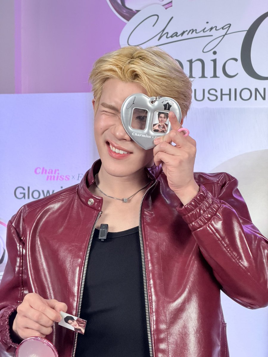 charmisscosme's tweet photo. ซื้อแล้วจะได้แบบนี้มุ้ยยยย 👉🏻👈🏻👀

THE WONDER FOURTH 1ST LIVE
#CHARMISSXFOURTH https://t.co/5PsqIinZTT