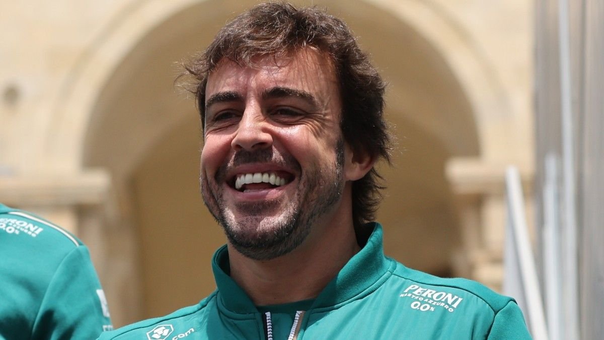 Nachez98's tweet photo. 🗣️ Fernando Alonso:

😭 "Fui al límite en la curva 15 y bloqueé, error de piloto y por eso no hemos hecho la pole"

📰 @wearetherace 

#F1 #AzerbaijanGP 🇦🇿 https://t.co/tWNs6mUcTD