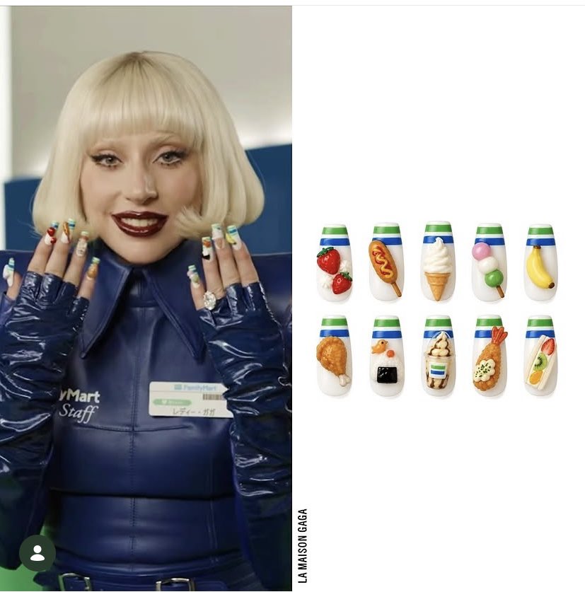 yumyumyaman's tweet photo. ガガ様のファミマネイル💅かわいい💚💙
画像: ©️LA MAISON GAGA https://t.co/Av1bXWnbWE