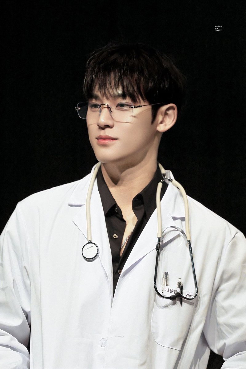 budakling_'s tweet photo. a #minwon ftau wherein wonwoo is a first year surgery resident, at parang ayaw sa kanya ng senior niyang si mingyu 🧐🩺 https://t.co/UxE23ArLcI