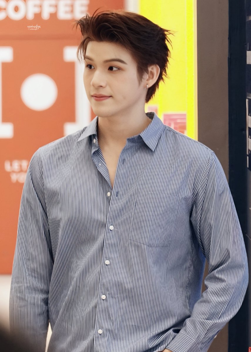 waNwiPLe's tweet photo. คนนี้คือปะป๊าของฉะมายเองงง 
แต่ปะป๊าคนนี้มีลูกแฝด ชื่อนีออนน่าด้วยนะ 😁😁

#skywongravee
#BootsxSky https://t.co/EzuwakNvjC