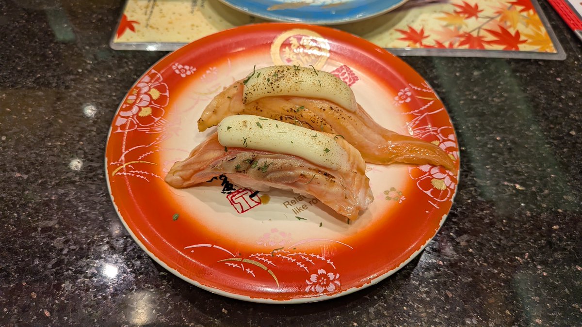 mega_dora's tweet photo. 日曜の航空祭のため石川県に来た学生時代の旧友とまいもん三昧🍣 https://t.co/BSZt2XRtHy
