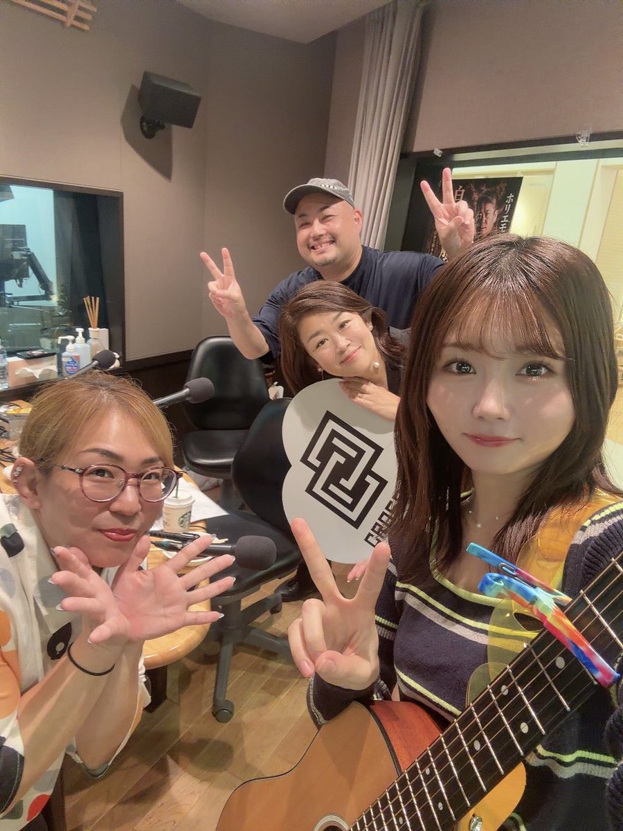 akiyoshi_hkt48's tweet photo. 今月もありがとうございました📻
#BSHOCK 10年目おめでとうございます🎊
夏の終わりだ〜🐟

私も、たくさん祝っていただいたので
ぜひ聴いてください...🤭15年目突入✌️
https://t.co/Jt3EHji7qP https://t.co/nQbPVsfhO7