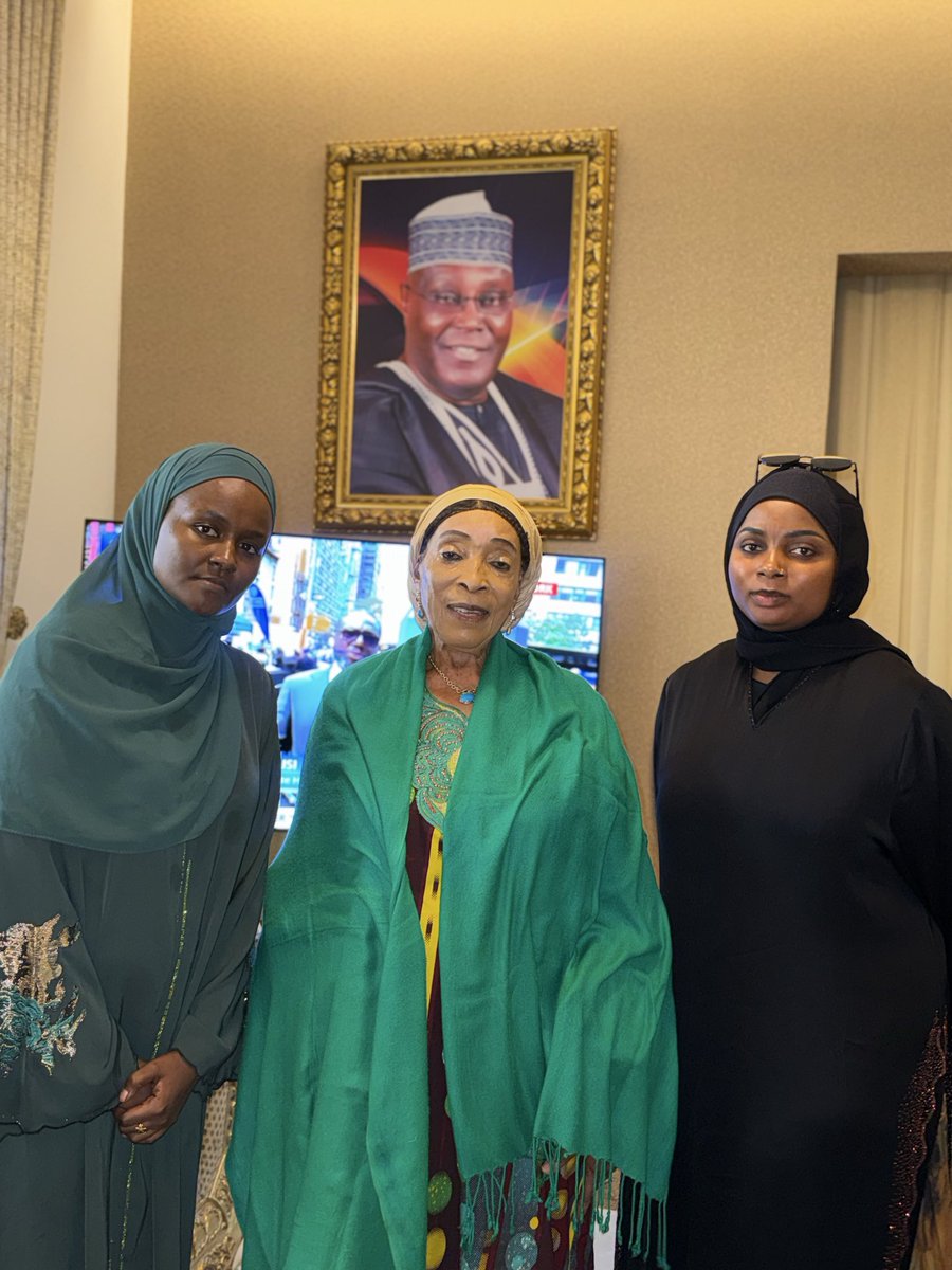 KhadijahAminu4's tweet photo. Hajiya Amina Titi Atiku Abubakar❤️

Thank you for having us🙏🏻 https://t.co/CkDtXOhALw