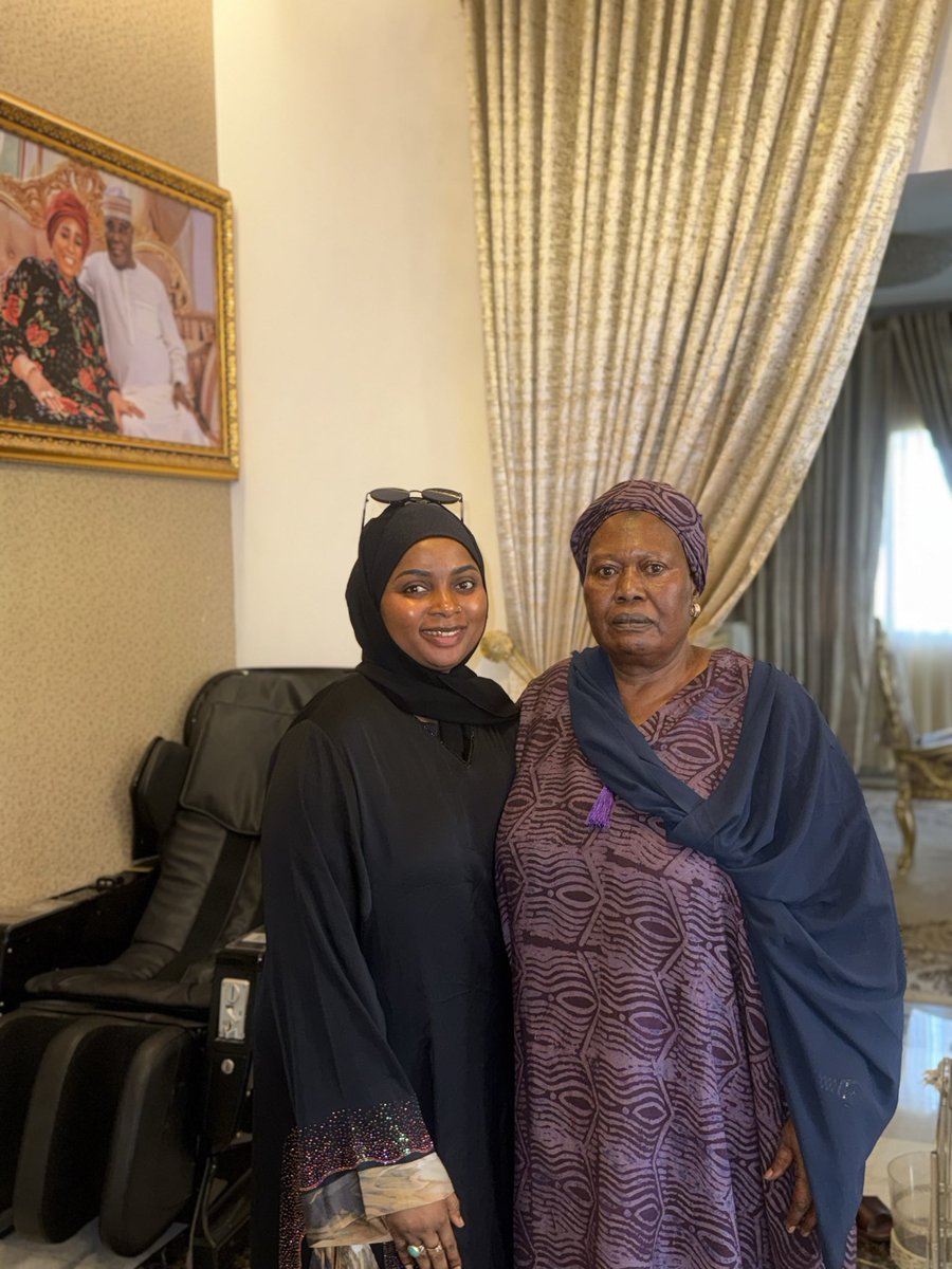 KhadijahAminu4's tweet photo. Hajiya Amina Titi Atiku Abubakar❤️

Thank you for having us🙏🏻 https://t.co/CkDtXOhALw