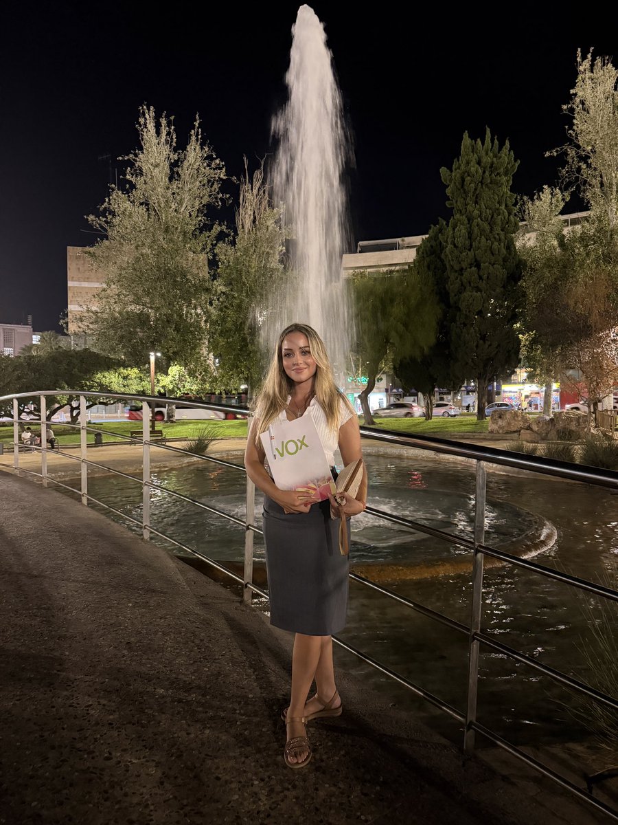 MariabelenguerB's tweet photo. Votad a VOX, chavales!🇪🇸 https://t.co/pip6yzNIM0