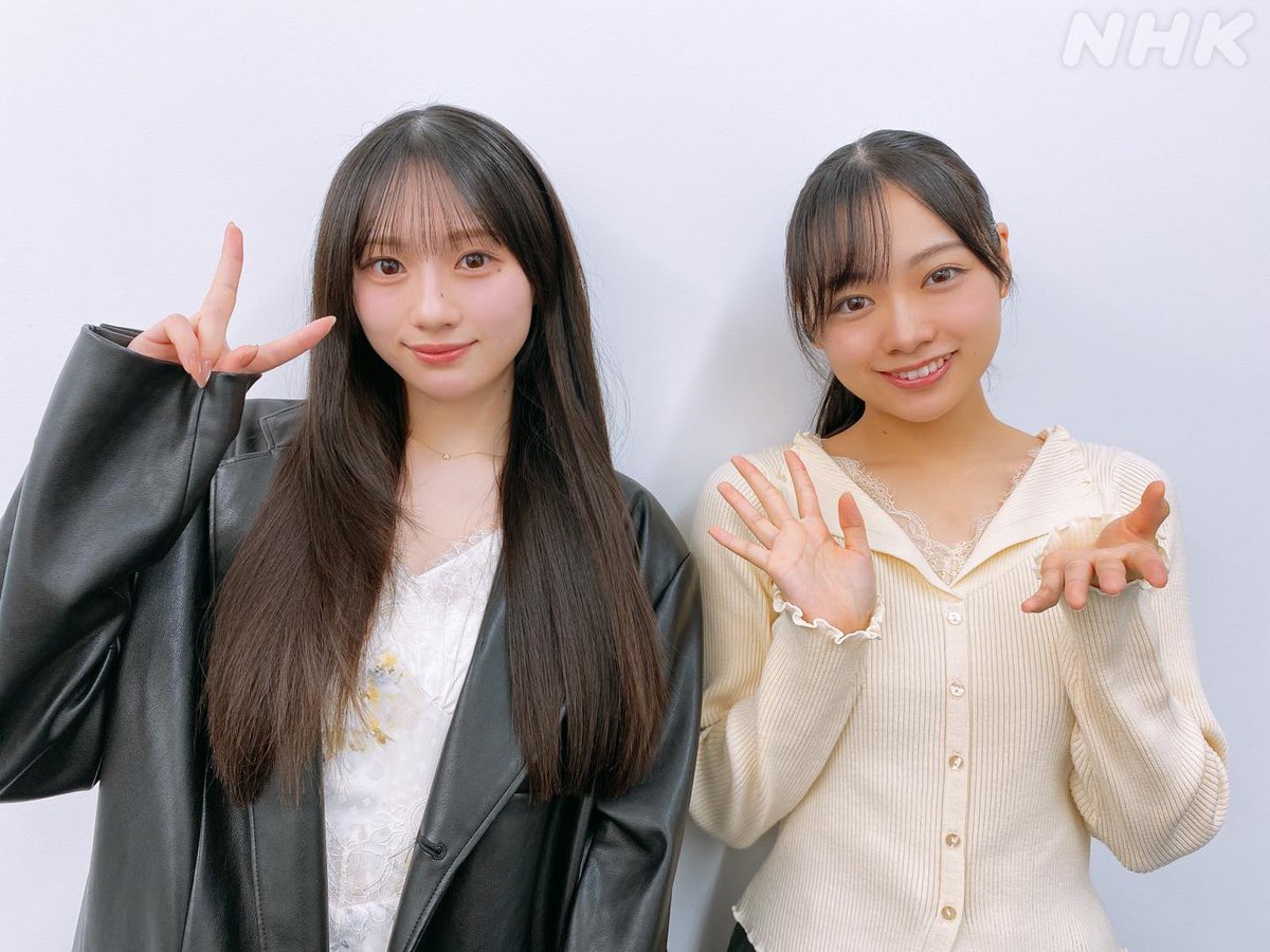 nhk_radirer's tweet photo. 9月20日のらじらー！サンデーは「NHK ONE らじる★らじる」の聴き逃しサービスで1週間何度でも聴くことができます📻🎧

放送前、さくたんが小津ちゃんにメイクを教えたそうです💄⭐

⬇聴き逃し配信⬇
https://t.co/yjdkIc5EFe
⬇アプリ⬇
https://t.co/9CjZt15iPS
#nhkらじらー #川﨑桜 #小津玲奈 https://t.co/a0EfpbB7i2