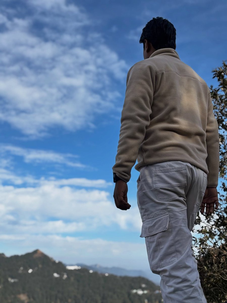 EvaRaymondbbnh's tweet photo. Where the air feels lighter and the noise fades, I remember: peace isn’t found—it’s created within. Grateful for the climb, the silence, and the clearer perspective waiting at the top. https://t.co/dwzd6BUGft