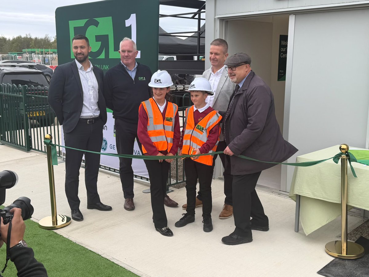 grahamemorris's tweet photo. Delighted to officially open the #EGL1 Visitor Centre at Hawthorn Pit with students from Ribbon Academy. A great space showcasing this major energy project, inspiring future careers and helping East Durham power Britain's future. ⚡ @nationalgriduk @SPEnergyNetwork https://t.co/KcE2Htq6b4