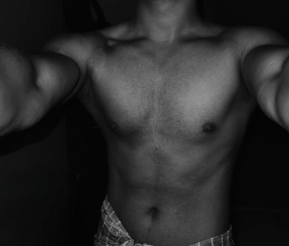 EvaRaymondbbnh's tweet photo. Muscles are built in silence and revealed through strength. https://t.co/rZm1MaKf5B