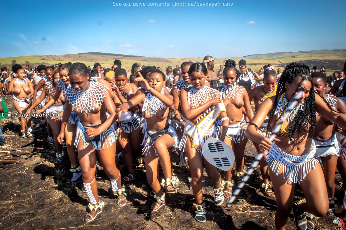 ExclusiveLeaksM's tweet photo. ZuluGirls❤️
https://t.co/ESZkN2fVTy
#amatshitshi #zulureeddance #upskirt #ama2000 https://t.co/nlZkJGrEUq