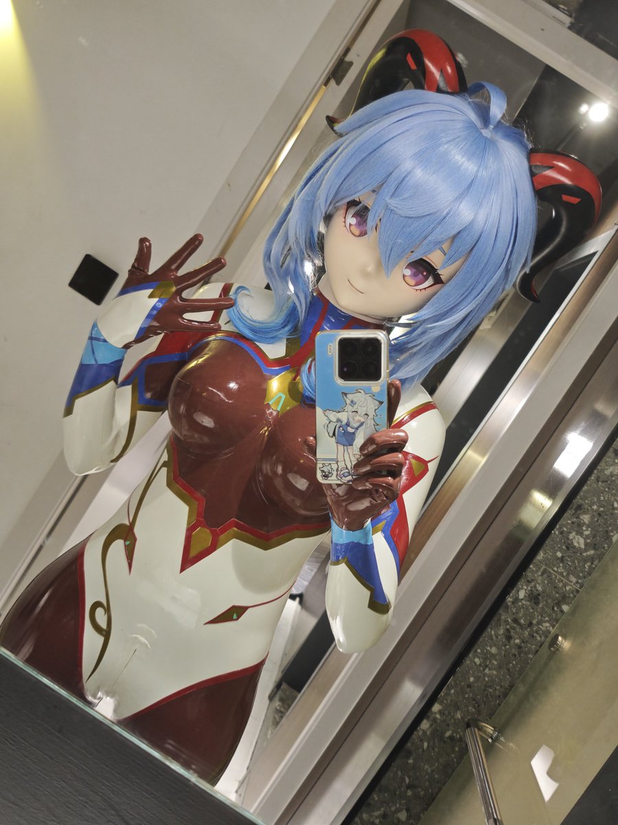 WeiYang_Kiger2's tweet photo. 甘雨战斗服
胶衣来自@RubberRisa 
#kigurumi #latex https://t.co/RbEiy48Okh