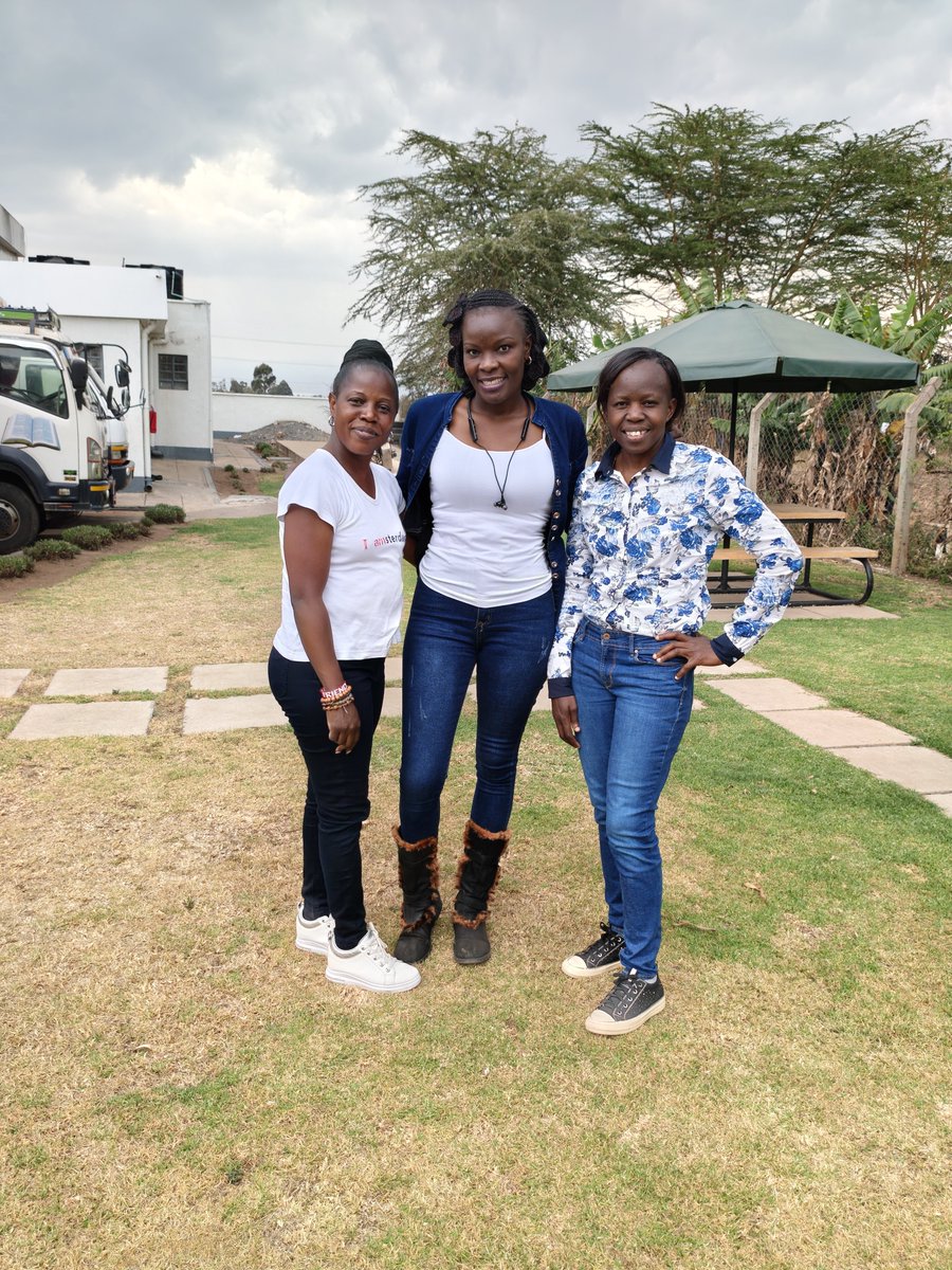 DorahManya's tweet photo. Going to pay our last respect to our brother Edmond Salasya
Burial tomorrow;Inyera village, Mumias East https://t.co/duoRvBU7kX