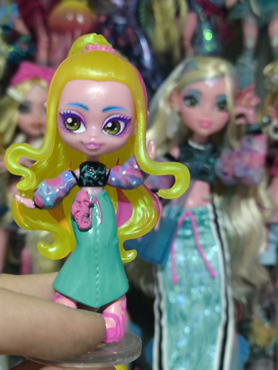 bluewanniie's tweet photo. todos te odeiam Lagoona core refresh 2, mas eu te amo https://t.co/7DIhBE8GsS