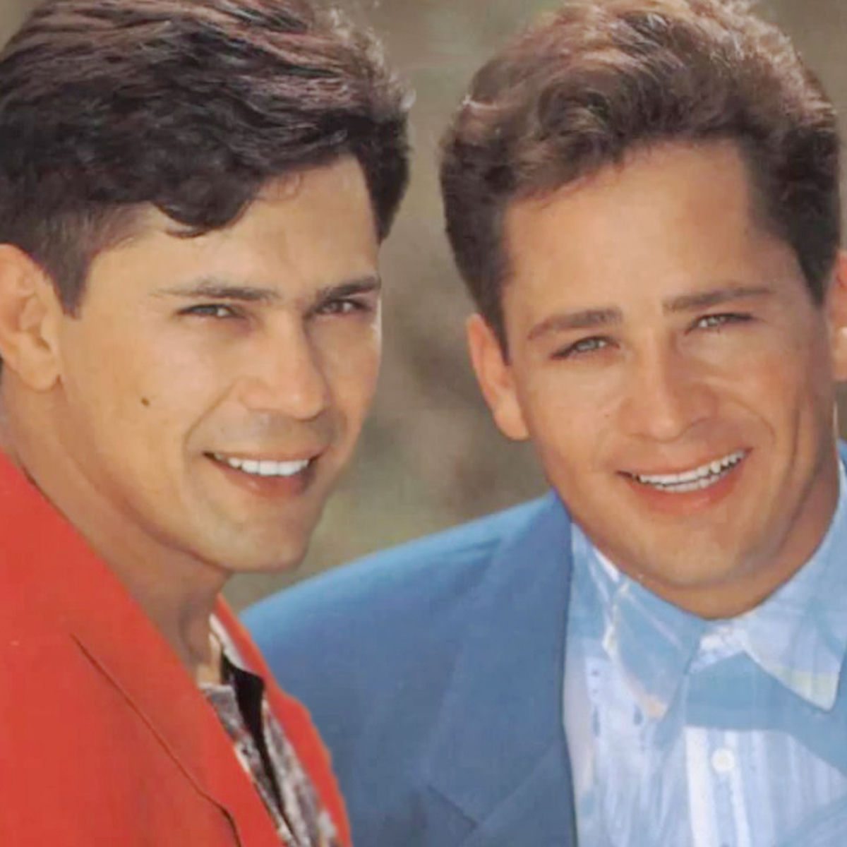 Lucasfradec's tweet photo. Naftalina (1992): Leandro &amp; Leonardo com Não Olhe Assim na 41ª posição no Brasil!

https://t.co/RxoiR46JGk

#colunatopmusic #playtv @playtv #spotify #rdio #deezer #tidal #applemusic #youtubemusic #amazonmusic #iptv #tvporassinatura #tvpaga #crunchyroll #netflix https://t.co/3KDiMmh493