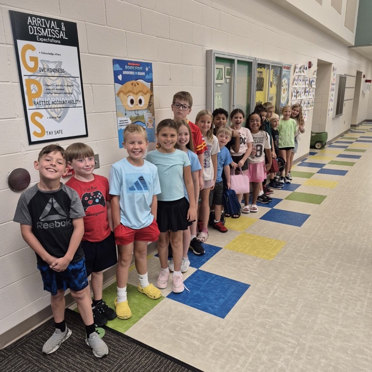 SQThomasElem's tweet photo. Mr. Kimnach's 3rd grade class has been working hard practicing GPS. They have been focusing on adding and subtracting three digit numbers. Up next, multiplication! https://t.co/vxECZEXEXr