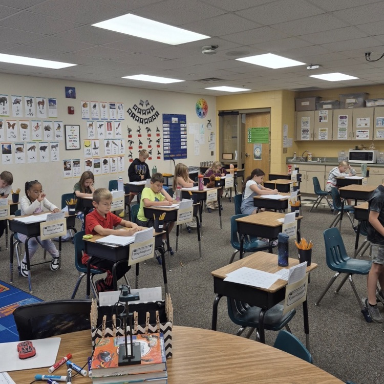 SQThomasElem's tweet photo. Mr. Kimnach's 3rd grade class has been working hard practicing GPS. They have been focusing on adding and subtracting three digit numbers. Up next, multiplication! https://t.co/vxECZEXEXr