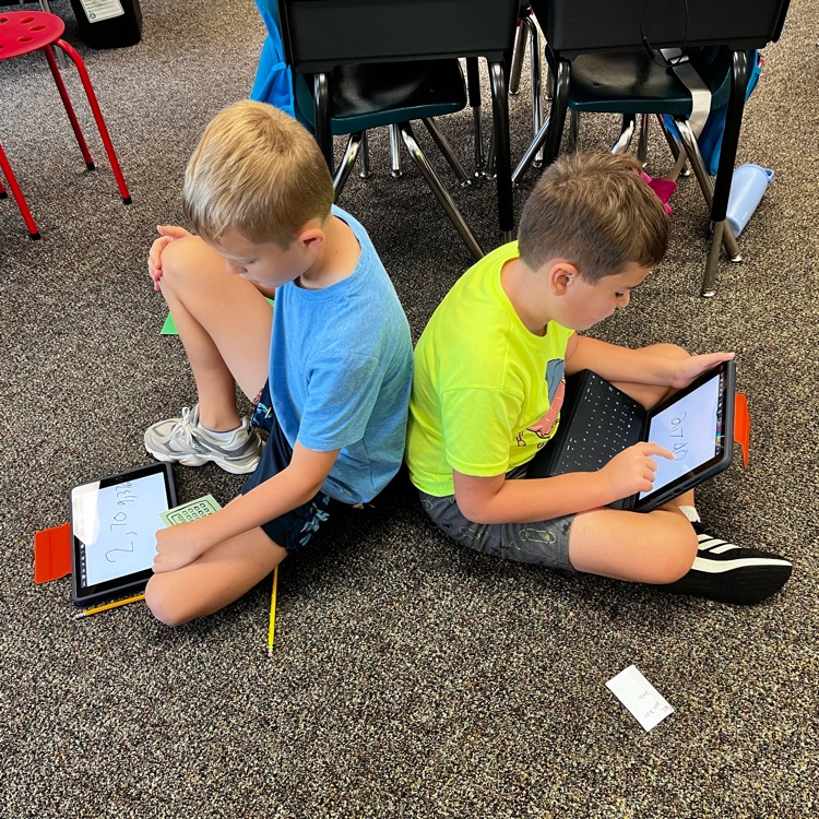 SQThomasElem's tweet photo. Mrs. Stabenow's WIN group practiced writing nine digit numbers. https://t.co/twUtteOuca