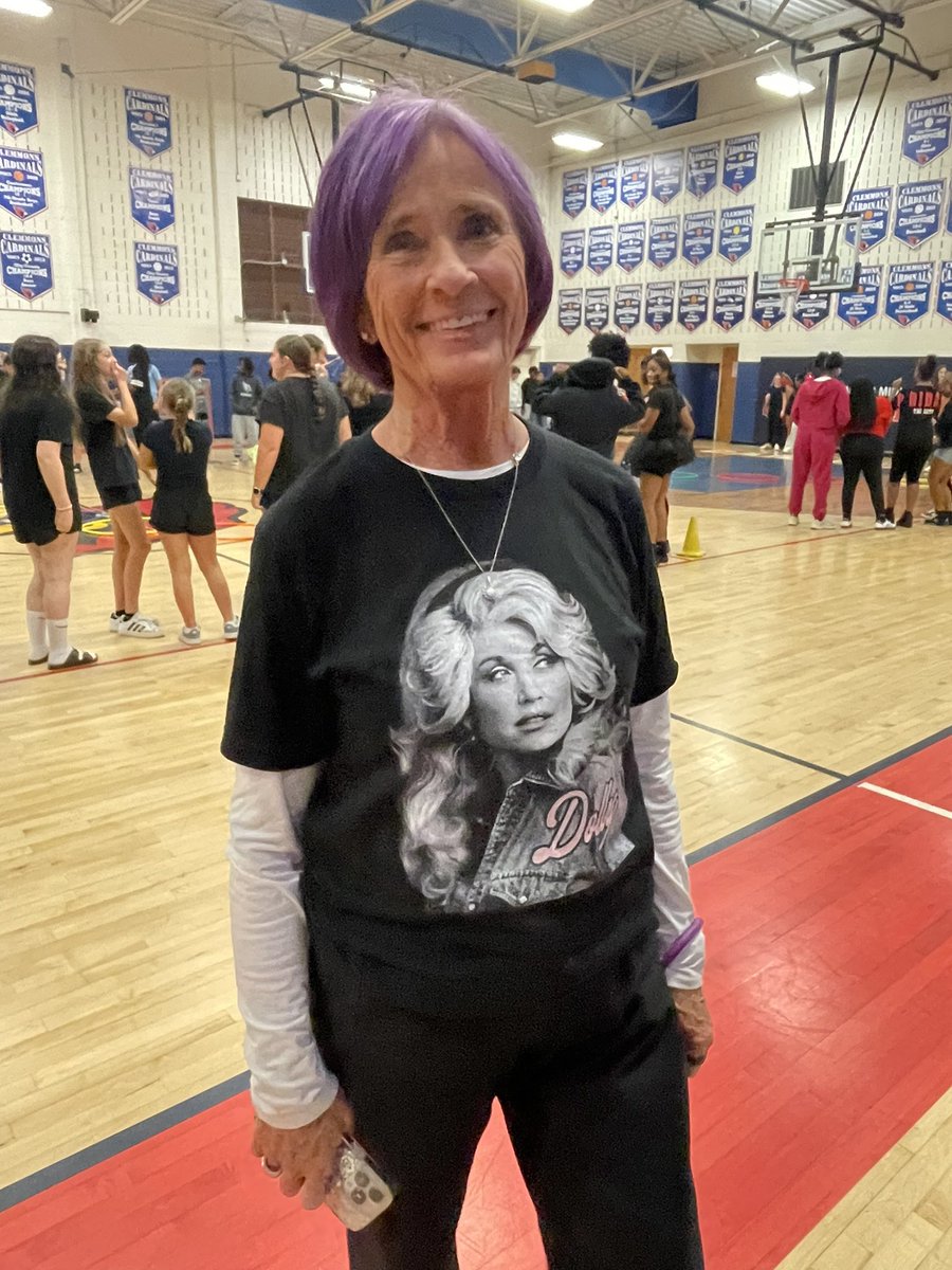 CMSCardsWSFCS's tweet photo. On our first Team Time, our fearless leader knows whatโs up- DOLLY DAY! #dollyday #ninetofive https://t.co/KtkM9E0Aqe