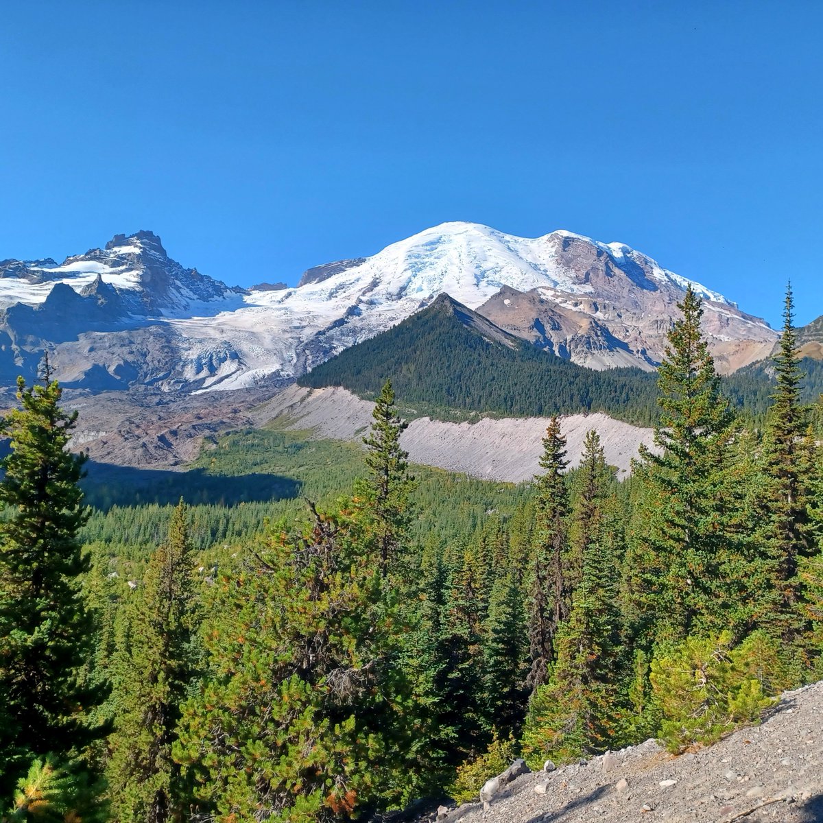 NWSeasons's tweet photo. Last day of summer hike. #getoutside https://t.co/0zDangvTBX