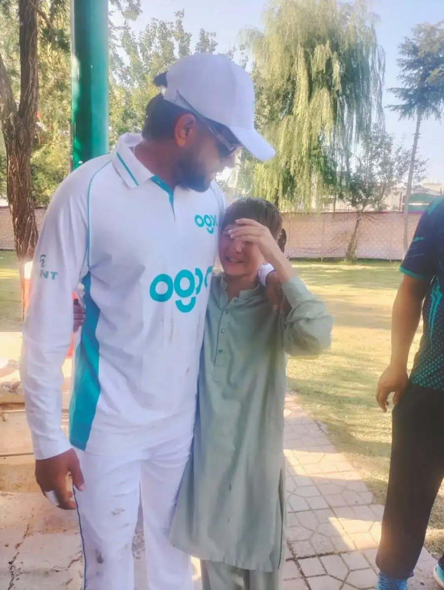 Mehwish474's tweet photo. Omgg it's so cute💜 https://t.co/uPXWRZWRyq