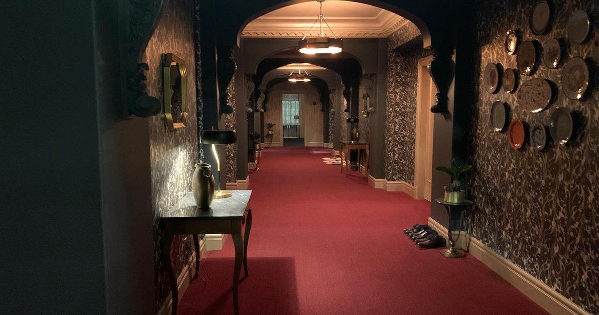 creamsodaatdawn's tweet photo. Every time I think about how this is the same hallway, it never stops to amazes me.
#SaveDeadBoyDetectives #AgencyAppreciation https://t.co/yTUmpAexdz