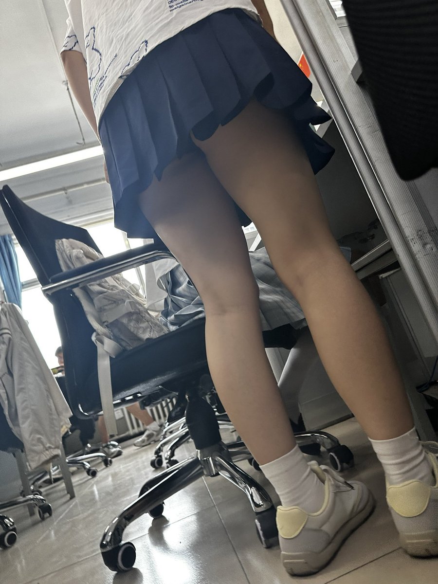 Ericha987938's tweet photo. 今日職員室でイタズラしててこれ
瑞穂住み合法JKです🤫 https://t.co/nivf9GlkeC
