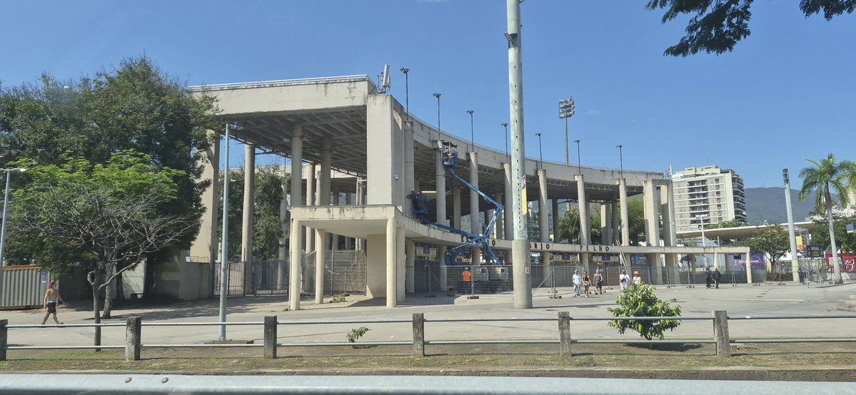 fimdejogo's tweet photo. Bom dia amigos  NFL nunca foi a minha praia, então tirando uma folga merecida pra saúde finalmente normalizar (pressão andou alta mas normalizada agora). Então tenham atenção pra quem  vier ao Maracanã porque vai ter muita barreira e mudanças. https://t.co/9cYb6LV1O8