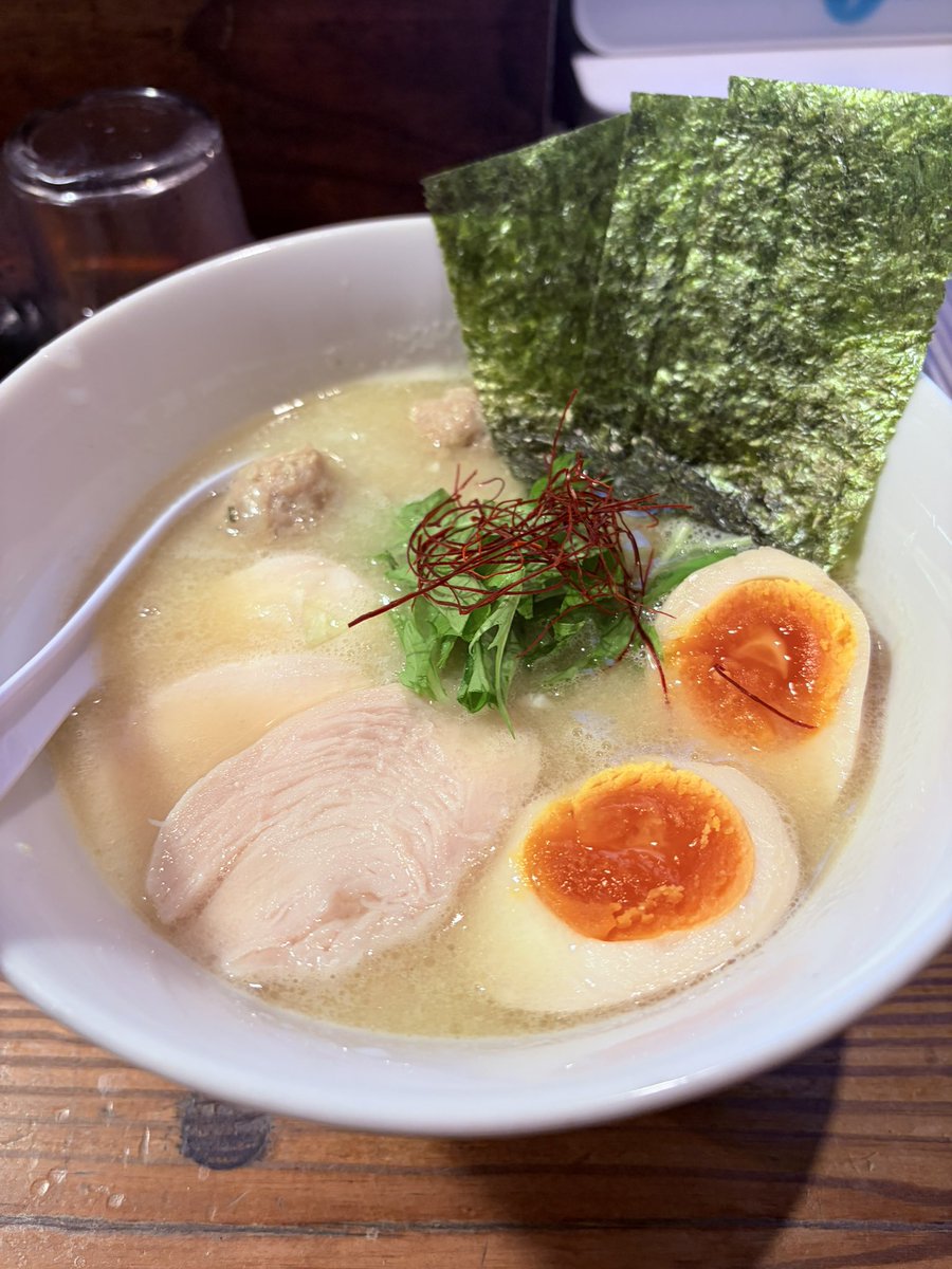 BTanoshii's tweet photo. おすすめしてくれたラーメン、めちゃくちゃ美味しかったです！スープもすごく濃厚で最高でした🍜✨
教えてくれてありがとう🙏
また次に会えるのを楽しみにしてます☺️@akanboukarin @akainokarin https://t.co/aGDD8b0apX
