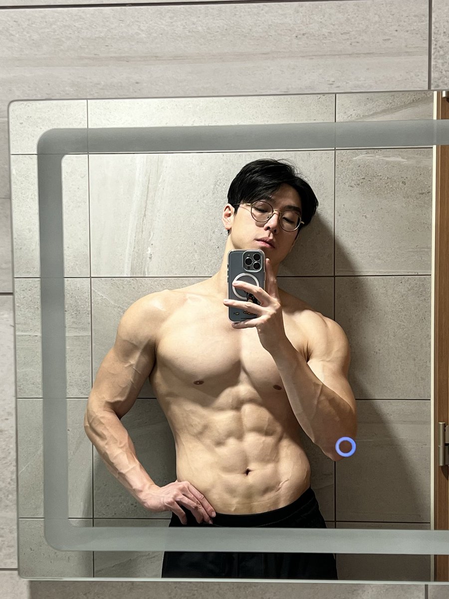 weihsuannouzen's tweet photo. 連假快樂 https://t.co/WkqlrVYnJu