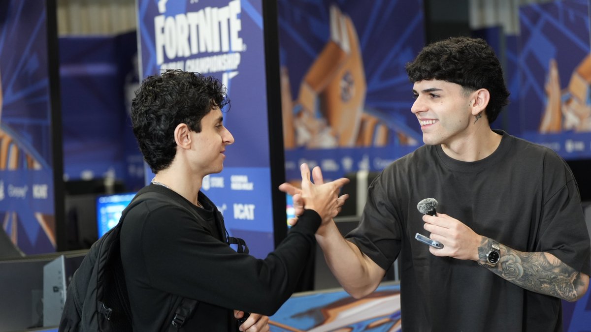 FNCompetitive's tweet photo. practice room vibes <3 https://t.co/QhpYFiWkYe