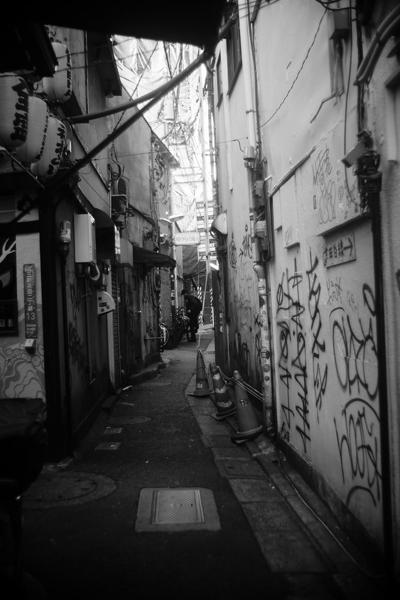 fineweather_har's tweet photo. 三軒茶屋/午後
SONYα7 + P.Angenieux Paris Type R1 35mm f2.5 https://t.co/ieYGlG4QUy