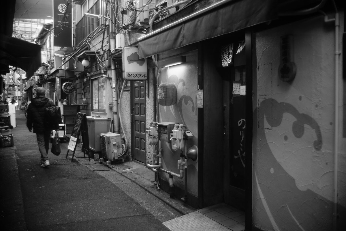 fineweather_har's tweet photo. 三軒茶屋/午後
SONYα7 + P.Angenieux Paris Type R1 35mm f2.5 https://t.co/ieYGlG4QUy