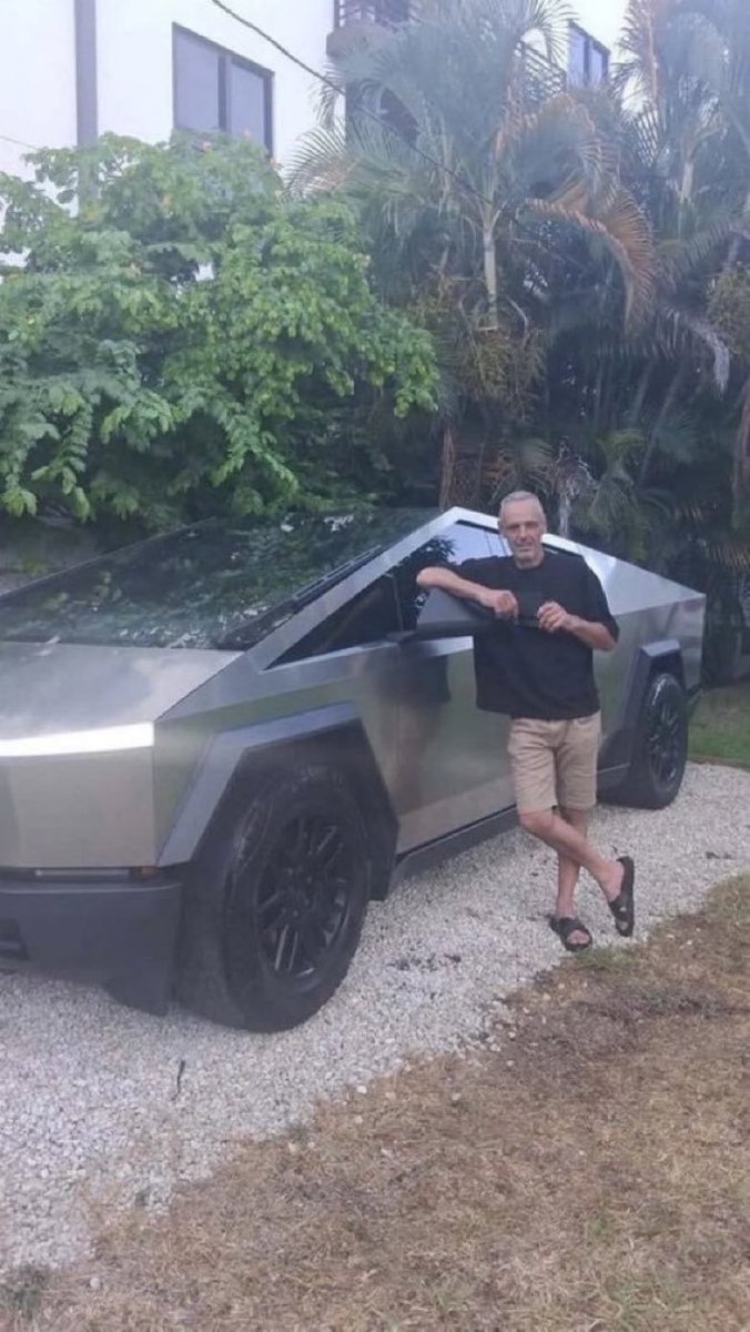 johnsnow0803's tweet photo. I got a new car https://t.co/0UgIxDM9is