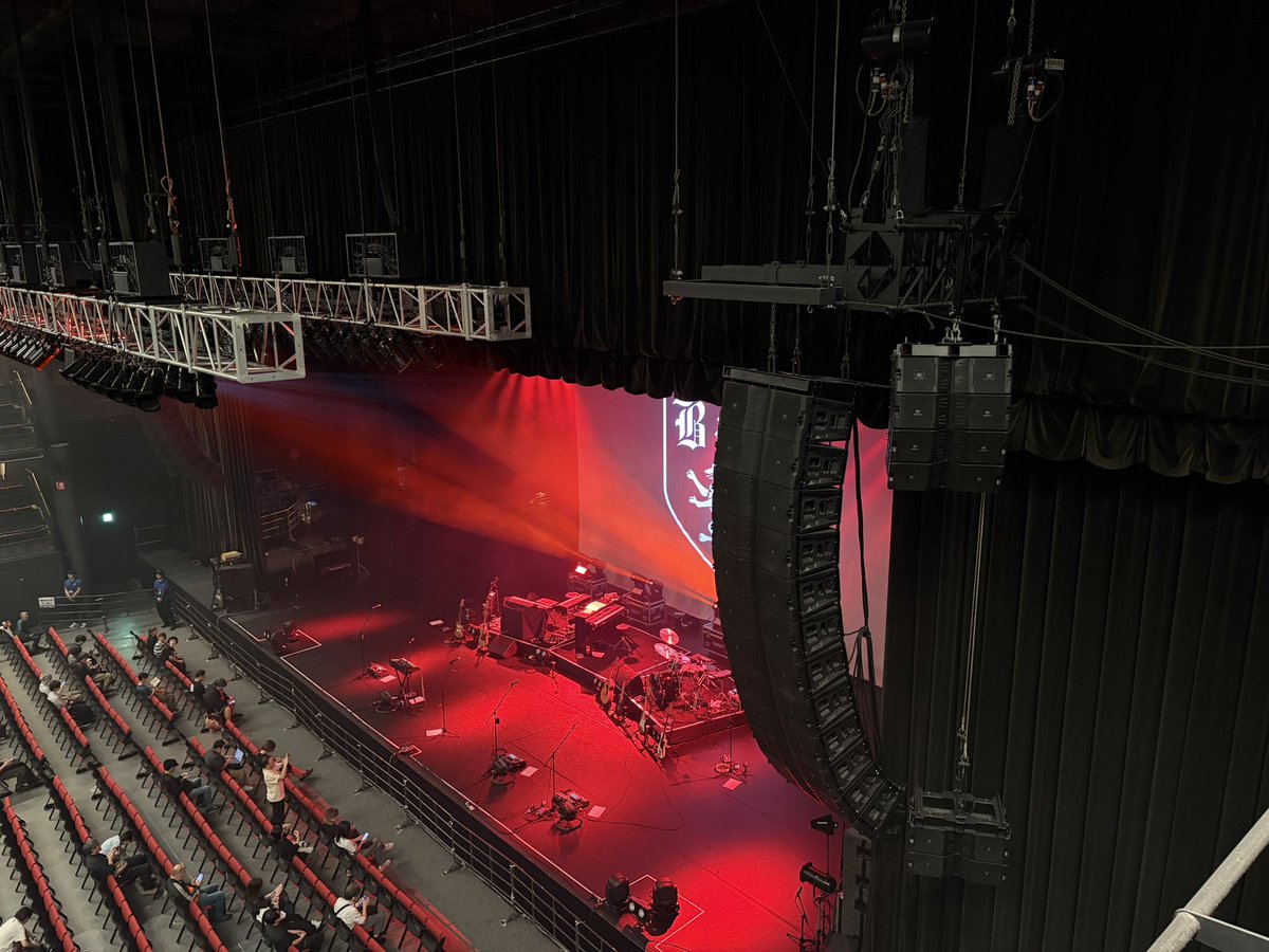 SPastel1226's tweet photo. 今日はベルセバ！
昨日17時に🎫とって行ってきた
こんな席だけどすごく良かった https://t.co/5jaOL2yt5l