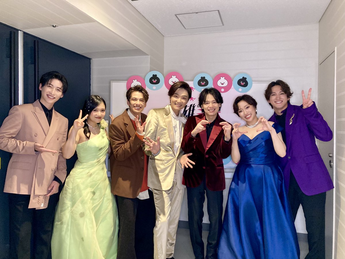 wow_yoshimu's tweet photo. 🌹#芳雄のミュー Dream Fes.🌹

#井上芳雄 さん
#森崎ウィン さん #中桐聖弥 さん #丸山礼 さん #山﨑玲奈 さん #山田健登 さん
#中川晃教 さんと記念撮影📸✨

スペシャルなイベントの模様は
ぜひ11/14(土)WOWOWでご覧ください💖
#ミューフェス https://t.co/dyaF95porg