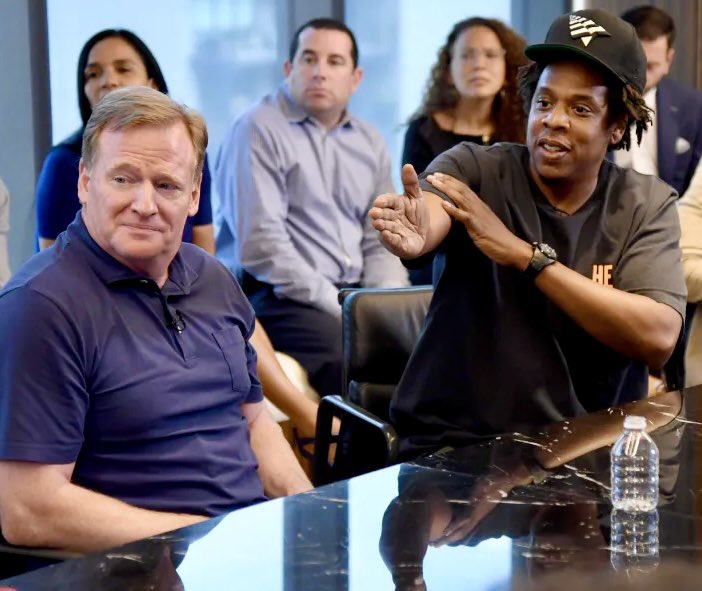 BlacksOrganize's tweet photo. Black Americans adults: Our oppressor PAYS Black celebrities to undermine the Black community. If we don’t stop worshipping #BlackCelebrities, it will lead to our DEATH as a people. For those who still can’t see what Jay-Z is, when will u see it? When he undermines #Reparations? https://t.co/OdaDSYcMNA