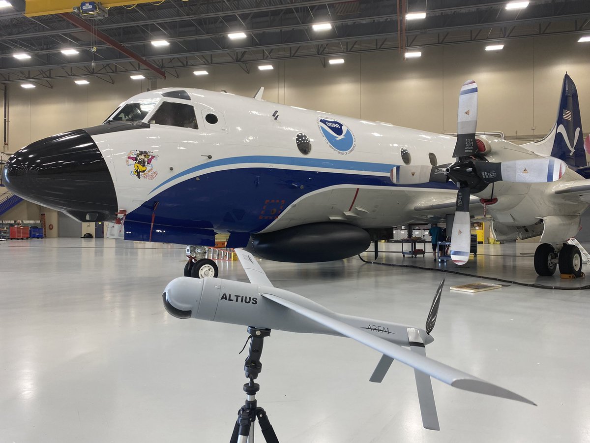 koji7422kobe's tweet photo. コイツです。

WP-3D Orion（NOAA仕様）
#NOAA #WP3D_Orion https://t.co/xK1yurT3vo