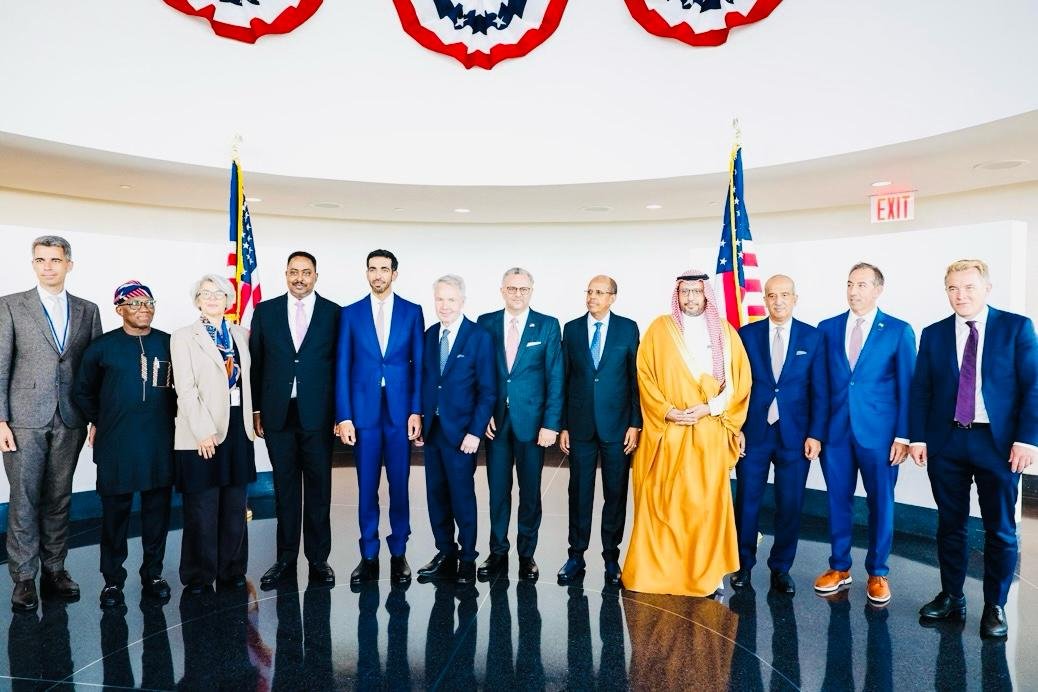 emanahmeed97's tweet photo. اجتماع نيويورك جمع بين مساري الرباعية والخماسية في خطوة هدفها تنسيق الجهود الدولية لدعم السلام في #السودان والتركيز كان على توحيد المواقف ودفع المساعي نحو وقف الحرب وفتح الطريق قدام حل سياسي 🇸🇩🤝

#السلام_في_السودان
#وقف_الحرب 
#السودان_أولاً https://t.co/s5SgHmsqN6