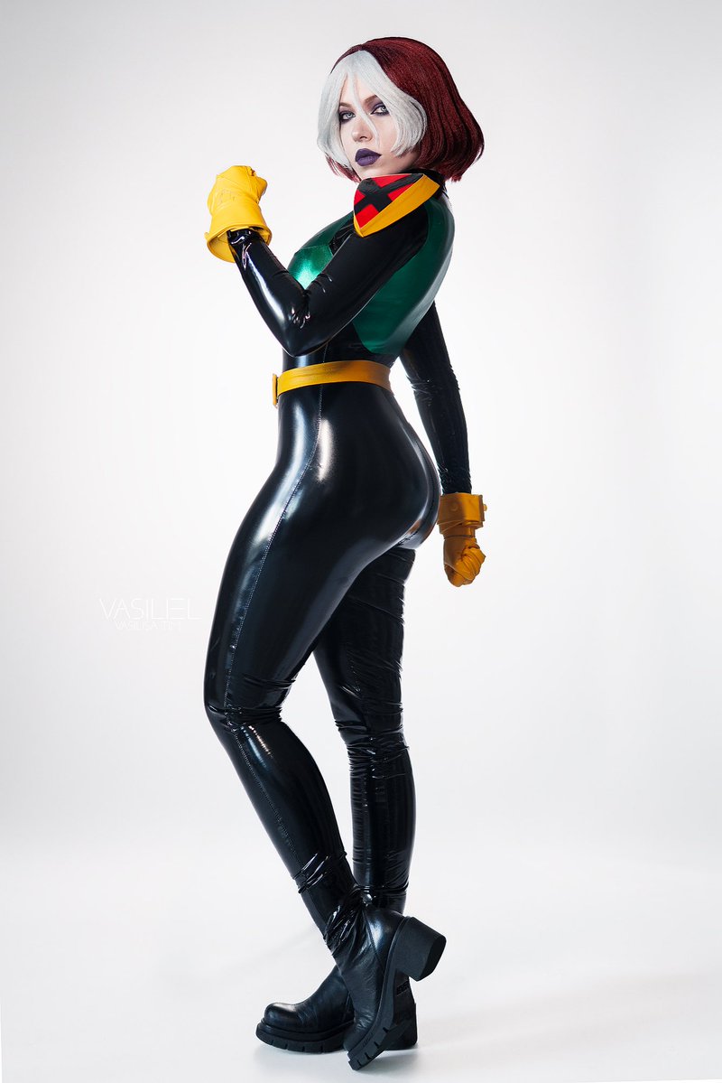 Vasiliel_cos's tweet photo. My Rogue cosplay from x-men evolution https://t.co/sFzkDip1zJ