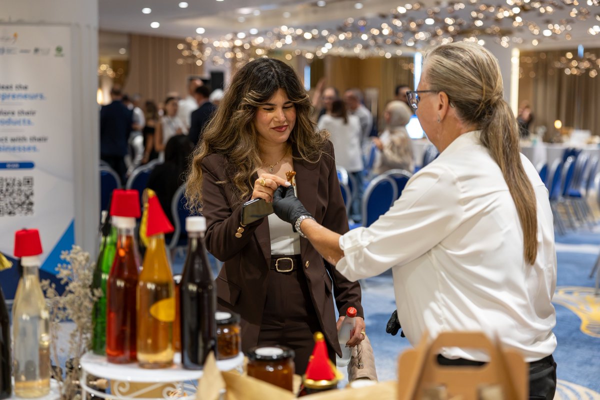 iloarabstates's tweet photo. 🌱 Skills gained. Businesses strengthened. New opportunities unlocked.
Funded by @EUinLebanon, implemented by @ILO, in partnership with @mosalebofficial, AEP and OXFAM #ENABLE programme marked the closing of its entrepreneurship component 
🔗Read more: https://t.co/JT86B0r3Do https://t.co/nMwKRDe8DZ