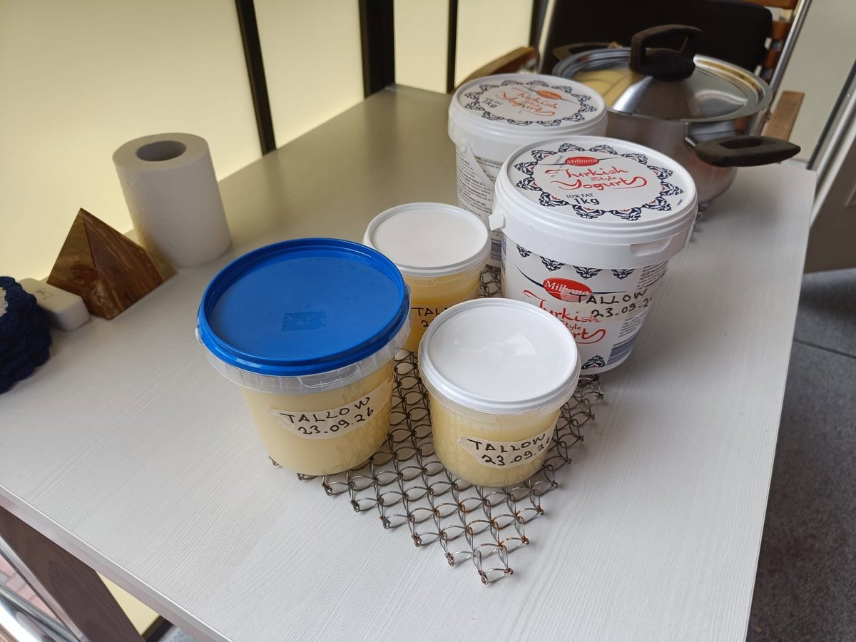 HilpoJuhana's tweet photo. Side project
Tallow, the liquid gold
Here in the promised land of margarine, the excellence and healthiness of tallow as a cooking fat have largely been forgotten.
1/11
#tallow #beeftallow #grassfedbeef #renderintallow #cookingfat #traditionalcooking #fromscratch #handmade https://t.co/2HN5dEnVi9