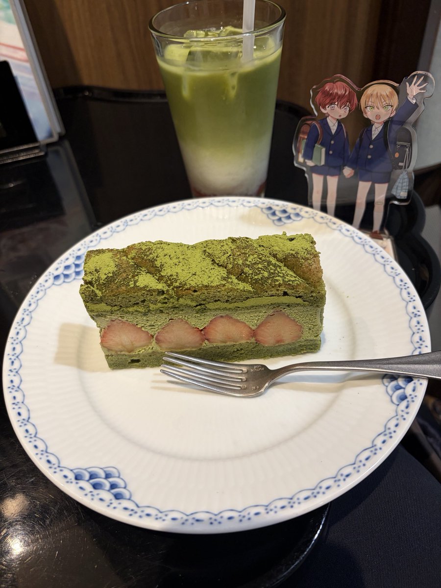 muimui8841's tweet photo. 明け暮れ展初日行ってきました✧*｡展示が本当に最高で展示を見ながらちょっとうるっと来てしまいました(>_<｡)
素敵なアニメーションはずっと見ていたいと思える物でした♡グッズに色紙、リピーター特典のポスカと全て可愛かったです。また行きます(⑉• •⑉)❤︎
#明け暮れ展京都に行ってきました https://t.co/VRP42BL4SV