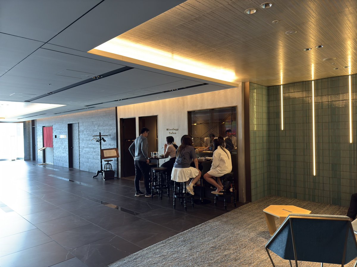 Nazzzkid's tweet photo. 夢回Ginza six  MIXOLOGY SALON https://t.co/jFKI7wDL8H