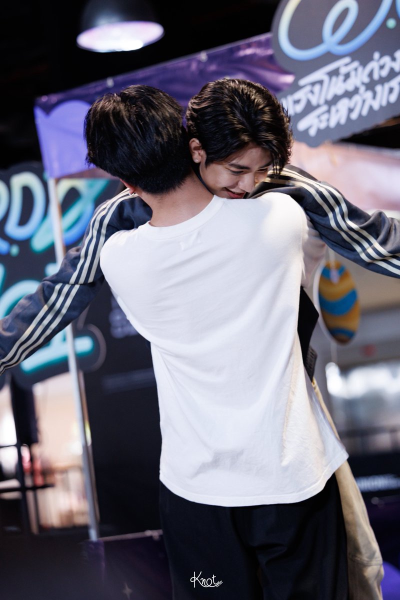 nn_tand's tweet photo. #SeaKeen || 25/09/26 🔩

Free hug ครับ

CONVERGENCE OF TWO STARS 
#WEIRDO101SeriesEP7 https://t.co/K8qSCNM5mu