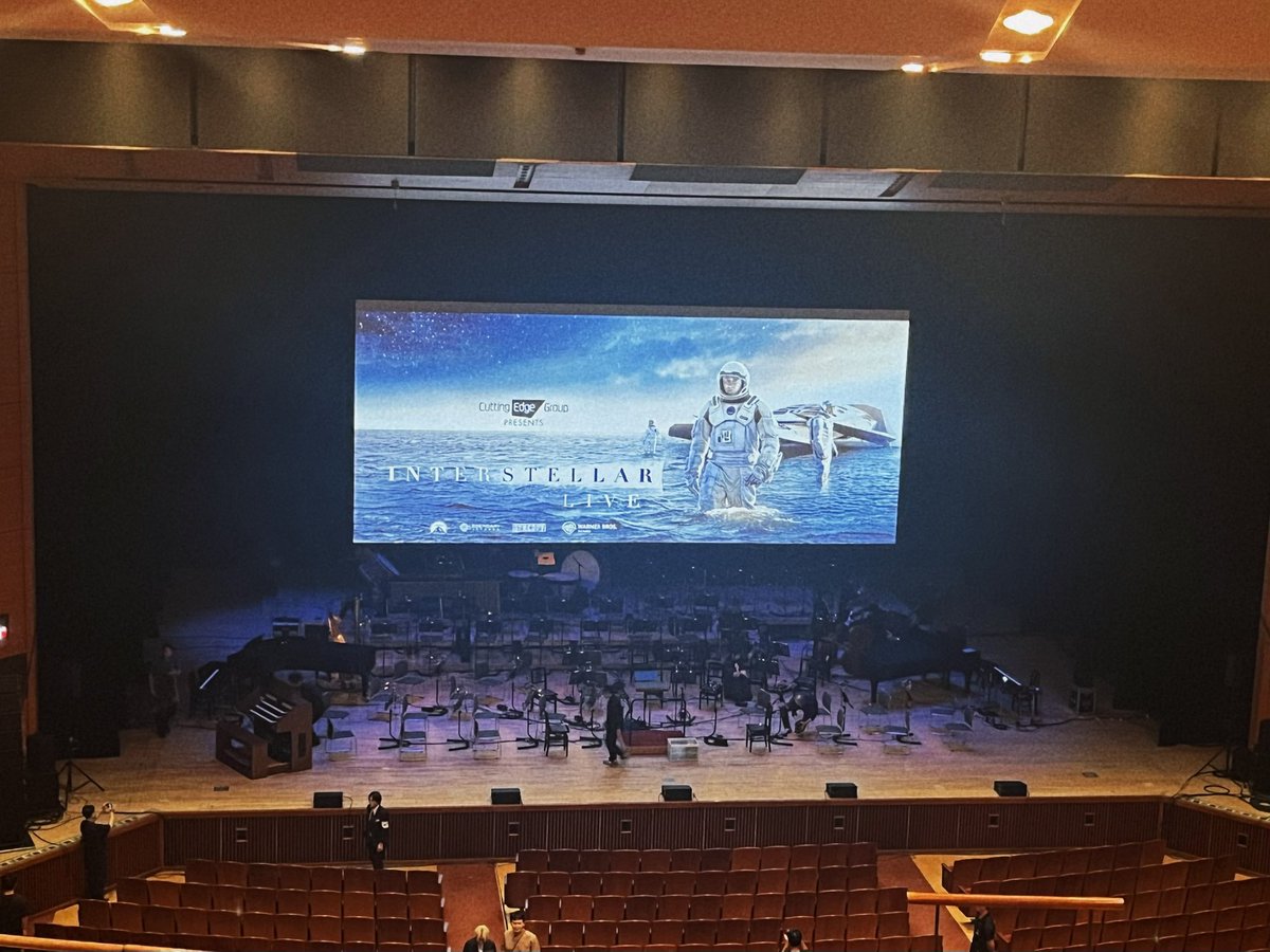 _1o8pf's tweet photo. 大好きな映画のシネマコンサート行ってきた🪐

終始鳥肌やばくて、初めてのオーケストラがインターステラーで本当に良かった。
毎年スクリーンで見れて幸せすぎる🤍
来年もまたどこかで見れますように👩🏻‍🚀🌟 https://t.co/Xx2WFNb9Zg